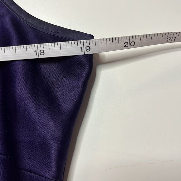 𝅺spense dark purple silky blouse with attached scarf. Sleeveless. Size large. - Picture 8 of 9